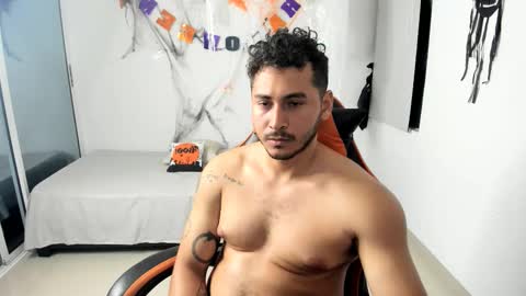 Snapshot of ashlan_king chatting on 10/31/25, 03:07 ashlan_king online show from 10/31/25, 03:07