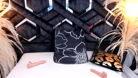 Snapshot of ashley_7777 chatting on 03/01/25, 06:00 ashley_7777 online show from 03/01/25, 06:00