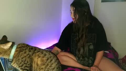 Ashley online show from 09/29/25, 01:44