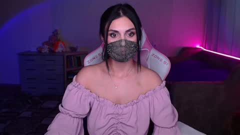   Yasmina   online show from 02/12/25, 08:38