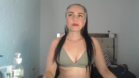 ashley__tylor online show from 01/14/25, 03:11