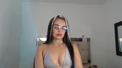 ashley__tylor online show from 01/30/25, 03:33