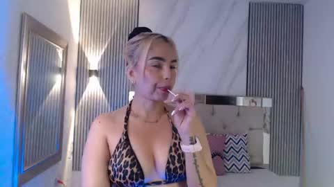Snapshot of ashley__tylor chatting on 06/18/26, 05:17 ashley__tylor online show from 06/18/26, 05:17