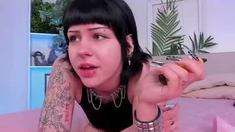 Snapshot of ashley_alt chatting on 07/25/26, 08:01 Ashley online show from 07/25/26, 08:01
