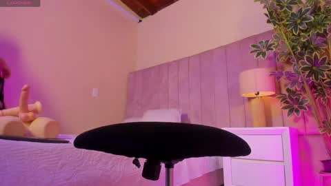 ashley_beaomunt online show from 04/15/26, 11:17