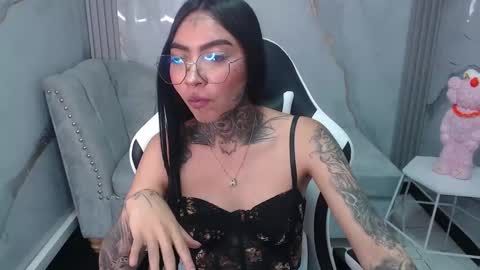 ashley_blum_v online show from 09/18/25, 07:49