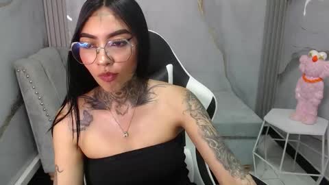 ashley_blum_v online show from 10/01/25, 08:04