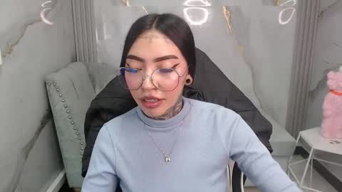 Snapshot of ashley_blum_v chatting on 11/29/25, 01:14 ashley_blum_v online show from 11/29/25, 01:14