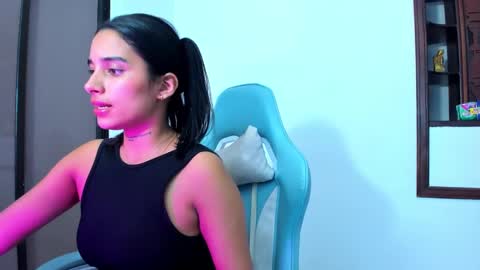 Snapshot of ashley_fresita chatting on 01/25/25, 02:26 ASHLEY online show from 01/25/25, 02:26