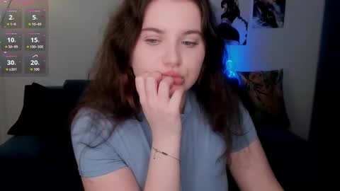 Snapshot of ashley_glen chatting on 03/25/26, 09:10 online show from 03/25/26, 09:10