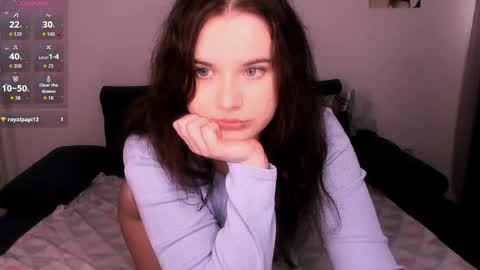 Snapshot of ashley_glen chatting on 04/10/26, 06:51 online show from 04/10/26, 06:51