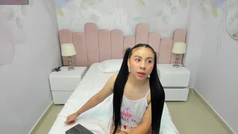 Snapshot of ashley_lee4u chatting on 04/12/26, 11:48 ASHLEY online show from 04/12/26, 11:48