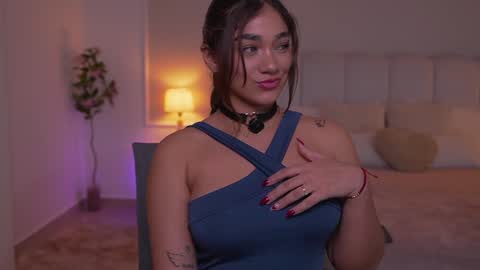 Snapshot of ashley_ospino chatting on 09/17/25, 12:23  Ashley  online show from 09/17/25, 12:23