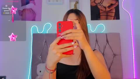 Snapshot of ashley_piinkk chatting on 11/04/25, 12:04 Ashley online show from 11/04/25, 12:04