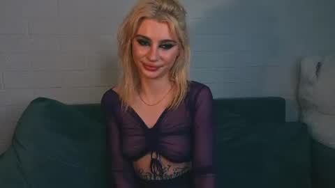 Snapshot of ashley_urban chatting on 06/20/26, 02:58 Ashley online show from 06/20/26, 02:58