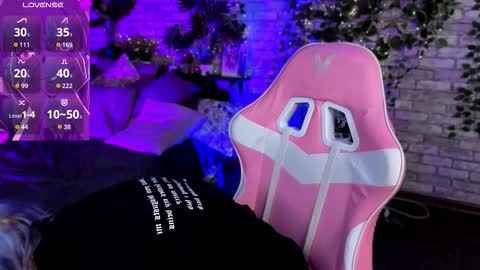 Snapshot of ashley_veil chatting on 03/02/26, 09:10 Ashley online show from 03/02/26, 09:10