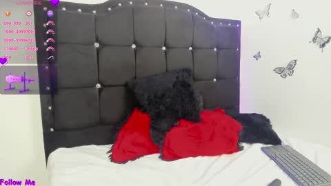 Snapshot of ashley_xoxo7 chatting on 11/24/25, 09:14 Ashley online show from 11/24/25, 09:14