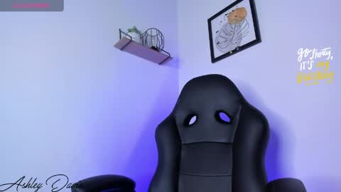 Snapshot of ashleydavis_ chatting on 04/19/26, 06:10 ASHLEY online show from 04/19/26, 06:10