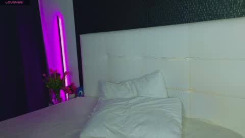 Snapshot of ashleyetthen chatting on 04/18/26, 07:58 AshleyEtthen online show from 04/18/26, 07:58