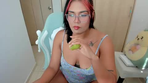 Snapshot of ashleygzles chatting on 07/17/26, 08:46 Ashley online show from 07/17/26, 08:46