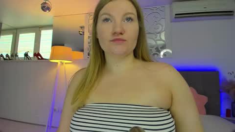 Snapshot of ashleyjonse chatting on 09/29/25, 04:50 AshleyJonse online show from 09/29/25, 04:50