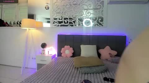 Snapshot of ashleyjonse chatting on 11/24/25, 06:02 AshleyJonse online show from 11/24/25, 06:02