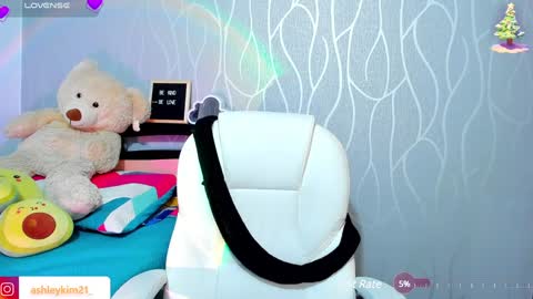 .. Ashley .. online show from 12/05/24, 09:28