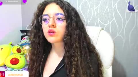 .. Ashley .. online show from 11/15/25, 01:03