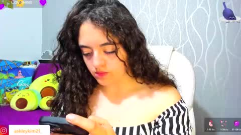 .. Ashley .. online show from 12/17/25, 01:22