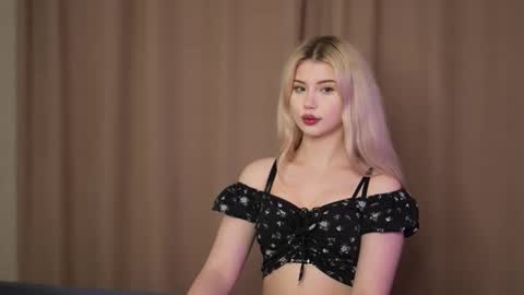 AshleyNiko online show from 11/17/25, 07:08