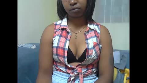 Snapshot of ashleyqueen_x chatting on 09/29/25, 10:25 ashleyqueen X online show from 09/29/25, 10:25