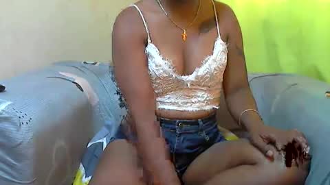 Snapshot of ashleyqueen_x chatting on 11/13/25, 09:30 ashleyqueen X online show from 11/13/25, 09:30