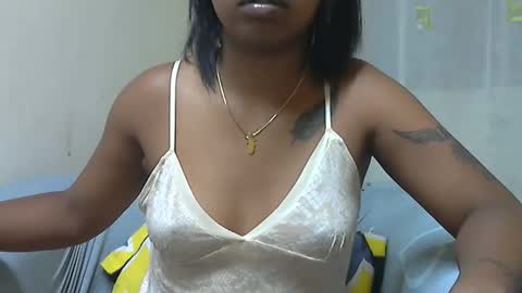 Snapshot of ashleyqueen_x chatting on 11/24/25, 11:04 ashleyqueen X online show from 11/24/25, 11:04