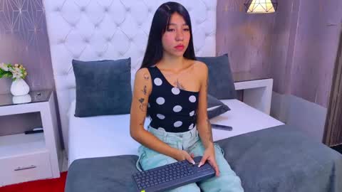 Snapshot of ashleyroberh chatting on 05/21/26, 04:58 AshleyRoberh online show from 05/21/26, 04:58