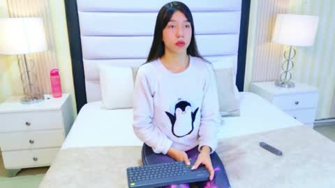 Snapshot of ashleyroberh chatting on 05/27/26, 04:15 AshleyRoberh online show from 05/27/26, 04:15