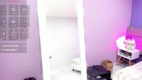 ashleyrobert_ online show from 12/15/25, 08:35