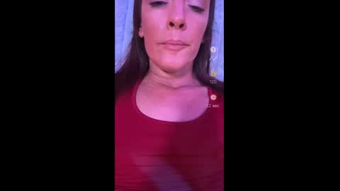 Snapshot of ashleyshyne69 chatting on 10/30/25, 01:18 Ashley online show from 10/30/25, 01:18