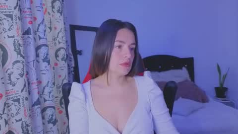 ASHLEY online show from 10/03/25, 01:41