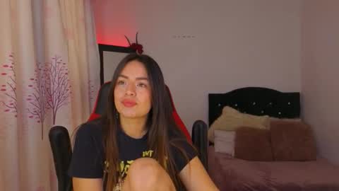 Snapshot of ashleyt1998 chatting on 02/12/26, 02:12 ASHLEY online show from 02/12/26, 02:12