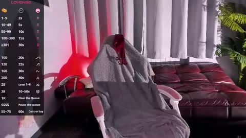 Snapshot of ashleytoxic chatting on 11/29/25, 01:03 Ashley online show from 11/29/25, 01:03