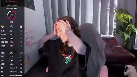 Snapshot of ashleytoxic chatting on 11/30/25, 01:04 Ashley online show from 11/30/25, 01:04