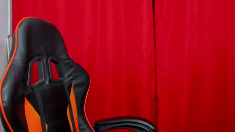 Snapshot of ashleytravis_ chatting on 01/09/25, 02:54 online show from 01/09/25, 02:54