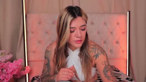 Ashley Lauren online show from 01/08/25, 03:51