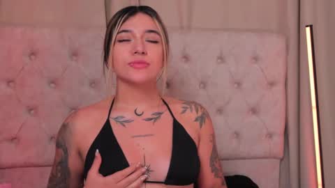 Ashley Lauren online show from 02/13/25, 10:23