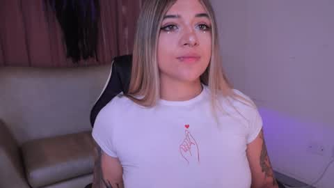 Ashley Lauren online show from 10/22/25, 04:02