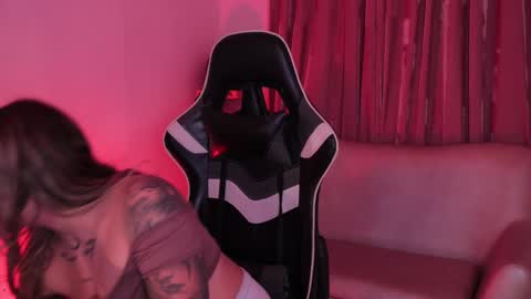 Snapshot of ashleyvalirya chatting on 12/15/25, 04:17 Ashley Lauren online show from 12/15/25, 04:17