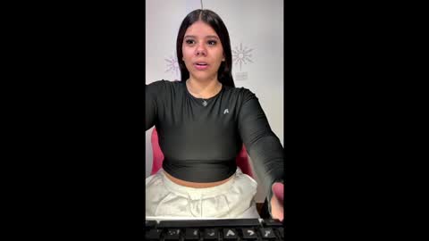 Snapshot of ashleyy18__ chatting on 02/06/25, 08:45 Ashleyy18 online show from 02/06/25, 08:45