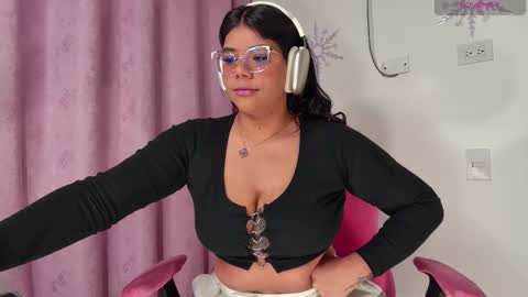 Snapshot of ashleyy18__ chatting on 02/09/25, 09:37 Ashleyy18 online show from 02/09/25, 09:37