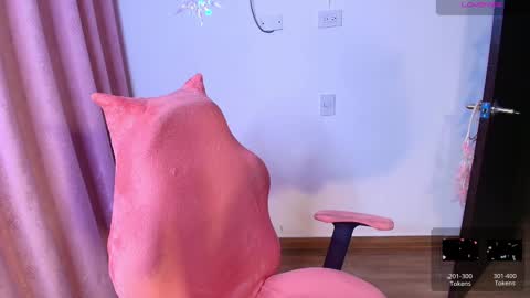 Snapshot of ashleyy18__ chatting on 02/22/25, 09:45 Ashleyy18 online show from 02/22/25, 09:45