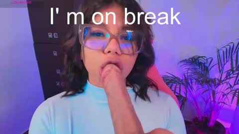 Snapshot of ashleyy18__ chatting on 09/17/25, 10:22 Ashleyy18 online show from 09/17/25, 10:22